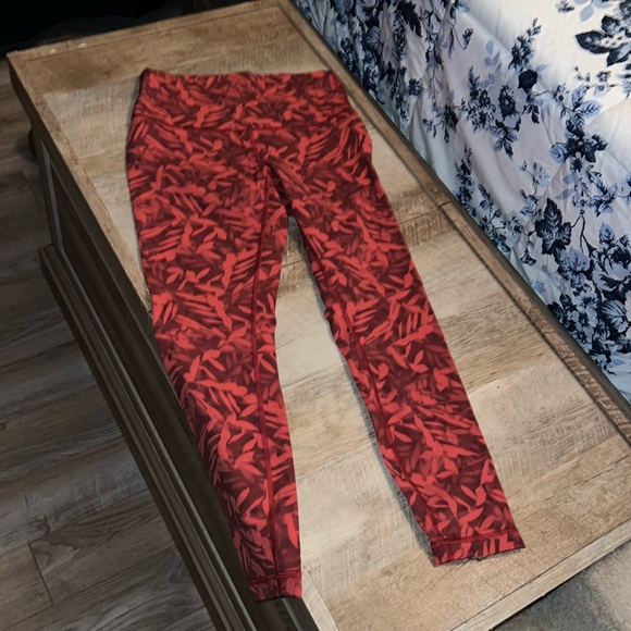 Lululemon Wunder Under HR leggings! - Picture 3 of 5